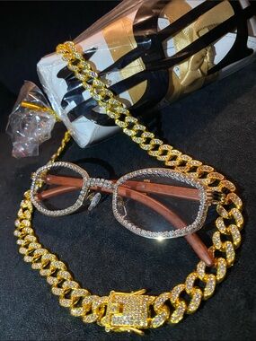 Two piece set lab iced glasses and 20 inch chain